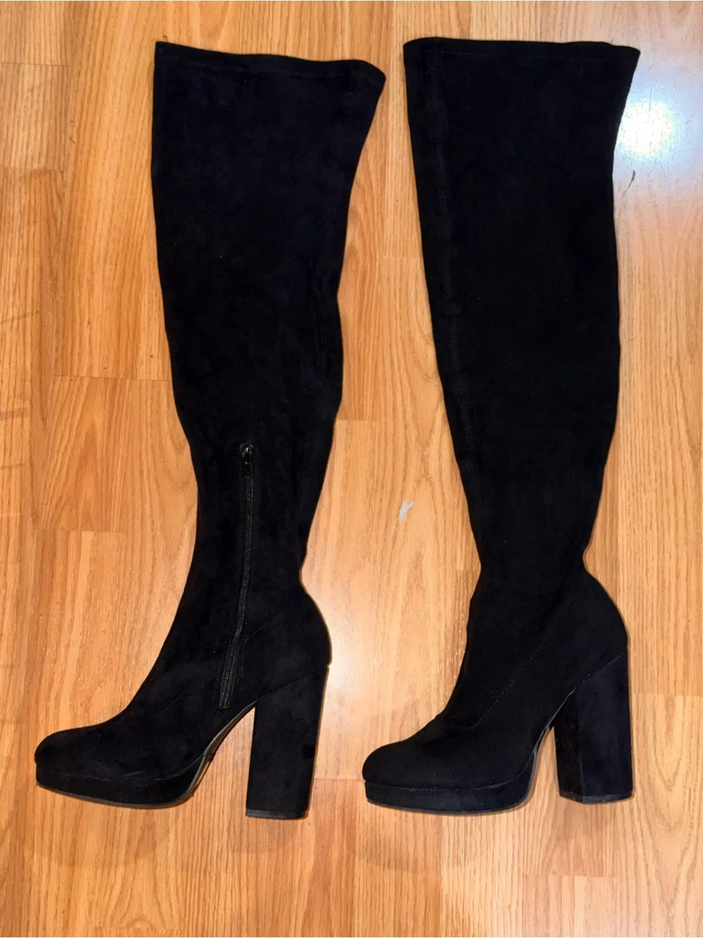 Women's Black Knee-High Suede Block Heel Boots